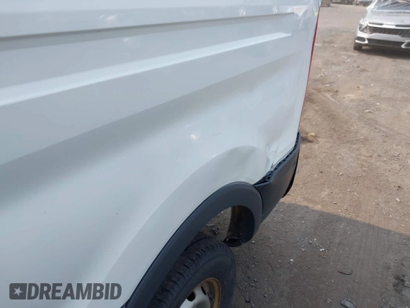 2018 Ford Transit z VIN 1FTYR2CM5JKA24044, wystawiony jako IAAI lot #42422667 z przebiegiem 279 853 mil mil oraz . Historia ofert i sprzedaży dostępna na DreamBid. Obrazek 6.
