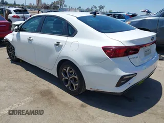 2021 Kia Forte LXS с VIN 3KPF24AD1ME309812, выставлен на аукционе IAAI как лот 42152250 с пробегом 78 471 миль миль и . История ставок и продаж доступна на DreamBid. Изображение 3.