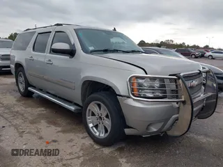 2007 Chevrolet Suburban LS with VIN 1GNFC16J17R183364, listed as a IAAI auction lot 41474187 with 357,851 mi miles and . Bid and sale history available at DreamBid. Image 1.