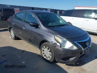 2015 Nissan Versa SV with VIN 3N1CN7AP2FL802924, listed as a IAAI auction lot 41960090 with 163,757 mi miles. Bid and sale history available at carsss.com. Image 1.