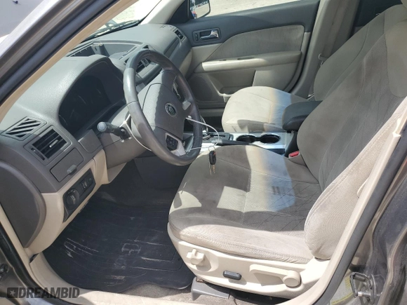 2010 Mercury Milan with VIN 3MEHM0HAXAR636042, listed as a Copart auction lot 70414394 with 118,524 mi miles and Salvage Title. Bid and sale history available at carsss.com. Image 7.