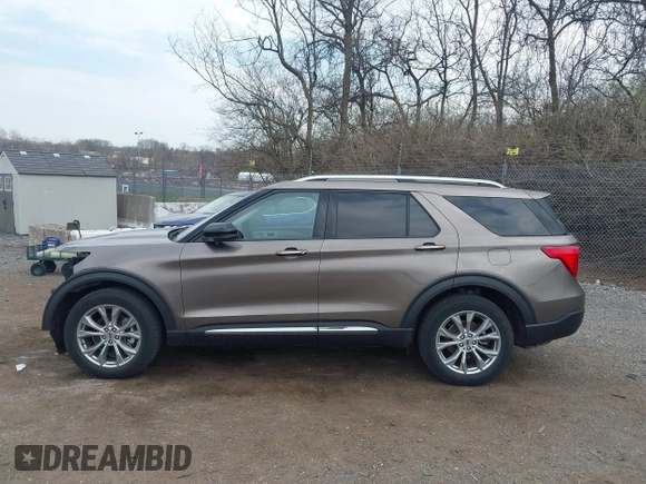 2021 Ford Explorer Limited with VIN 1FMSK8FH0MGA11135, listed as a IAAI auction lot 41912169 with 10,260 mi miles. Bid and sale history available at carsss.com. Image 14.