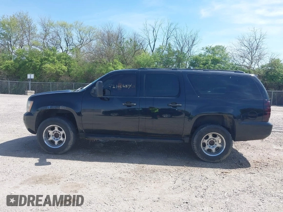 2007 Chevrolet Suburban LT with VIN 3GNGK26K57G270206, listed as a IAAI auction lot 42102684 with 220,759 mi miles and . Bid and sale history available at DreamBid. Image 14.