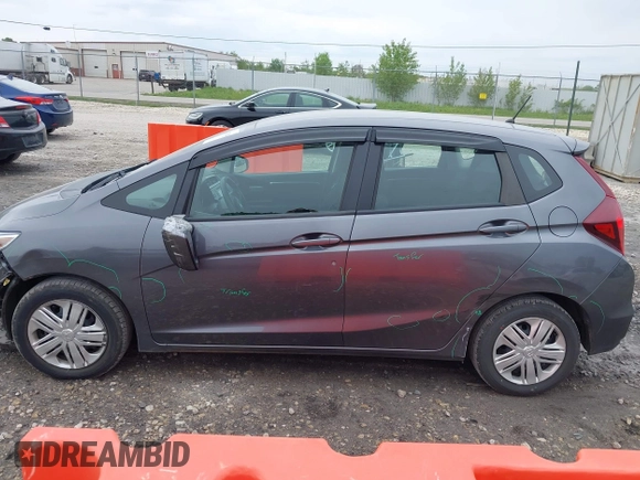 2019 Honda Fit LX z VIN 3HGGK5H40KM707419, wystawiony jako IAAI lot #42354063 z przebiegiem 48 197 mil mil oraz . Historia ofert i sprzedaży dostępna na DreamBid. Obrazek 14.