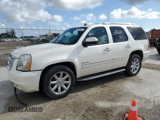 2013 GMC Yukon Denali with VIN 1GKS1EEF0DR301812, listed as a Copart auction lot 70560564 with 0 mi miles and Salvage Title. Bid and sale history available at carsss.com. Image 1.