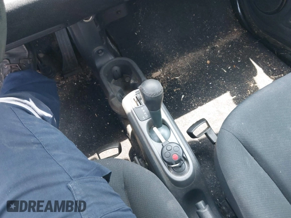 2014 Smart fortwo Pure z VIN WMEEJ3BAXEK744079, wystawiony jako IAAI lot #42421069 z przebiegiem 79 788 mil mil oraz . Historia ofert i sprzedaży dostępna na DreamBid. Obrazek 11.