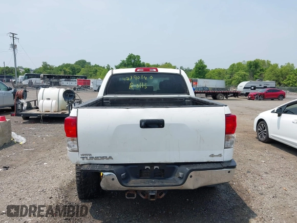 2013 Toyota Tundra Limited z VIN 5TFHY5F17DX295216, wystawiony jako IAAI lot #42390140 z przebiegiem 230 902 mil mil oraz . Historia ofert i sprzedaży dostępna na DreamBid. Obrazek 16.