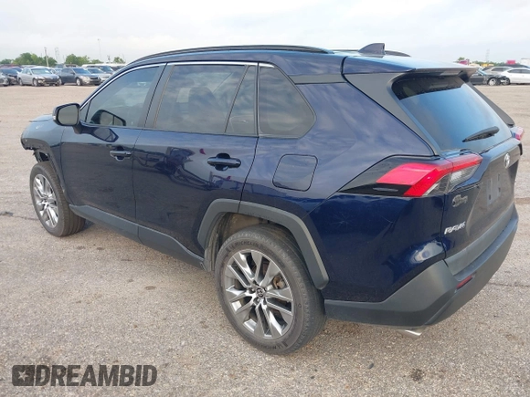 2022 Toyota RAV4 XLE Premium с VIN 2T3C1RFV5NW211019, выставлен на аукционе IAAI как лот 42130420 с пробегом 52 097 миль миль и . История ставок и продаж доступна на DreamBid. Изображение 3.