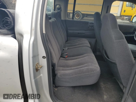 2004 Dodge Dakota Sport z VIN 1D7HG38K04S740136, wystawiony jako Copart lot #57356795 z przebiegiem 181 507 mil mil oraz Tytuł czysty. Historia ofert i sprzedaży dostępna na DreamBid. Obrazek 10.