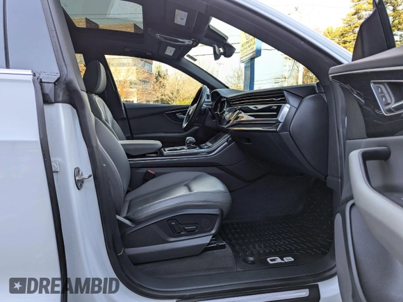 2019 Audi Q8 Premium z VIN WA1AVAF15KD025669, wystawiony jako Copart lot #44674885 z przebiegiem 48 524 mil mil oraz Czysty tytuł • Clean title. Historia ofert i sprzedaży dostępna na DreamBid. Obrazek 10.