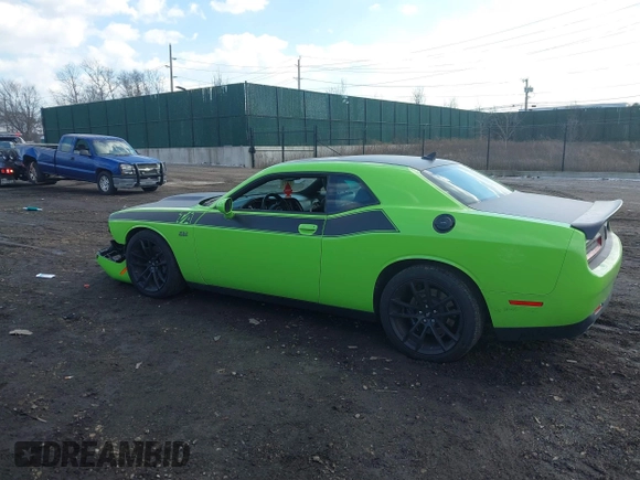 2023 Dodge Challenger R/T Scat Pack z VIN 2C3CDZFJ5PH527693, wystawiony jako IAAI lot #41428982 z przebiegiem 11 739 mil mil oraz . Historia ofert i sprzedaży dostępna na DreamBid. Obrazek 14.