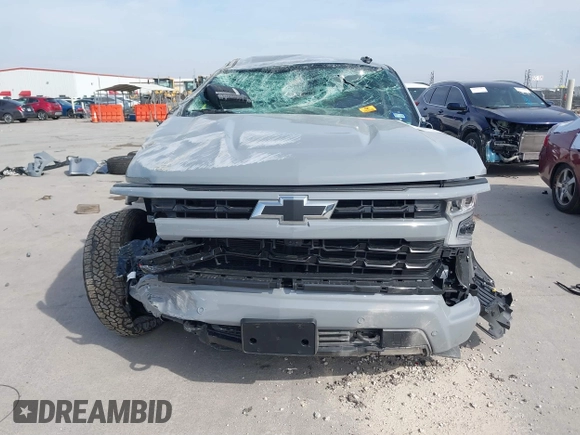 2024 Chevrolet Silverado 1500 RST with VIN 1GCUDEED9RZ364943, listed as a IAAI auction lot 40967931 with 4,265 mi miles. Bid and sale history available at carsss.com. Image 6.