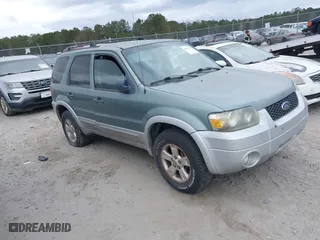 2007 Ford Escape XLT with VIN 1FMYU03157KA67702, listed as a IAAI auction lot 41661243 with 1 mi miles. Bid and sale history available at carsss.com. Image 1.