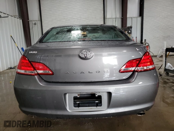 2006 Toyota Avalon XL z VIN 4T1BK36B06U129138, wystawiony jako Copart lot #58068415 z przebiegiem Nie podano mil oraz Szkoda całkowita • Salvage title. Historia ofert i sprzedaży dostępna na DreamBid. Obrazek 6.