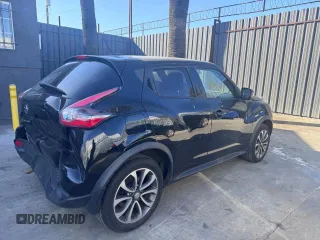 2017 Nissan Juke S with VIN JN8AF5MR8HT702087, listed as a Copart auction lot 47891465 with 70,184 mi miles and Clean Title. Bid and sale history available at DreamBid. Image 4.