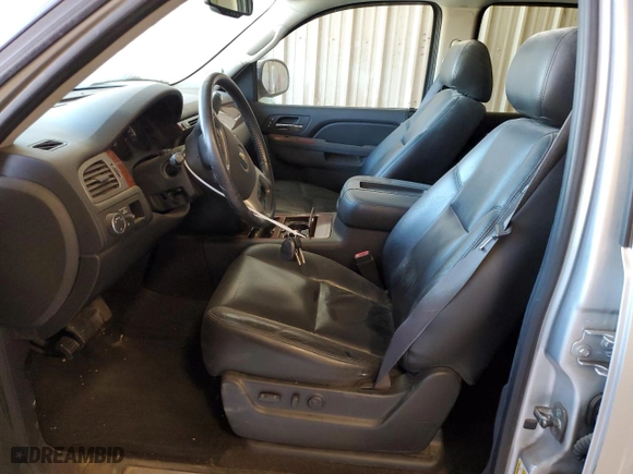 2011 Chevrolet Avalanche LTZ with VIN 3GNMCGE02BG345143, listed as a Copart auction lot 82863314 with 187,805 mi miles and Salvage Title. Bid and sale history available at carsss.com. Image 7.