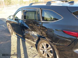 2023 Toyota Highlander L with VIN 5TDKDRBH6PS012682, listed as a IAAI auction lot 40848923 with 28,011 mi miles. Bid and sale history available at carsss.com. Image 6.