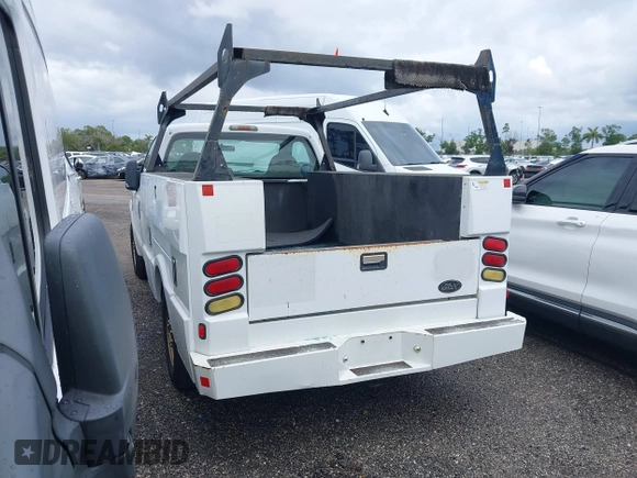 2008 Ford F-250 z VIN 1FDNF20588EA26822, wystawiony jako IAAI lot #42096970 z przebiegiem 301 665 mil mil oraz . Historia ofert i sprzedaży dostępna na DreamBid. Obrazek 3.