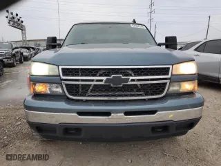 2006 Chevrolet Silverado 1500 LS with VIN 2GCEK13VX61352920, listed as a Copart auction lot 44440435 with 201,393 mi miles and Salvage Title. Bid and sale history available at carsss.com. Image 5.