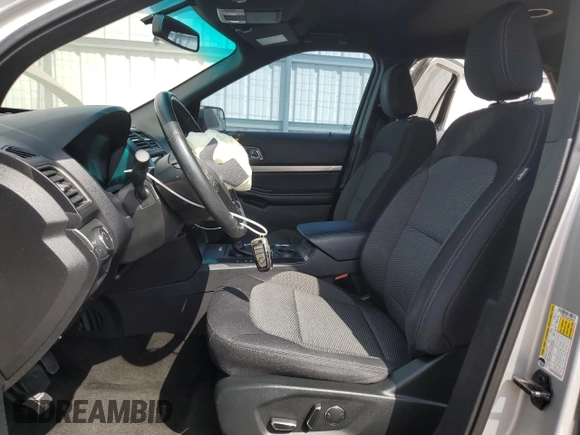 2018 Ford Explorer XLT z VIN 1FM5K7D85JGA54665, wystawiony jako Copart lot #50333465 z przebiegiem 59 877 mil mil oraz Szkoda całkowita • Salvage title. Historia ofert i sprzedaży dostępna na DreamBid. Obrazek 7.