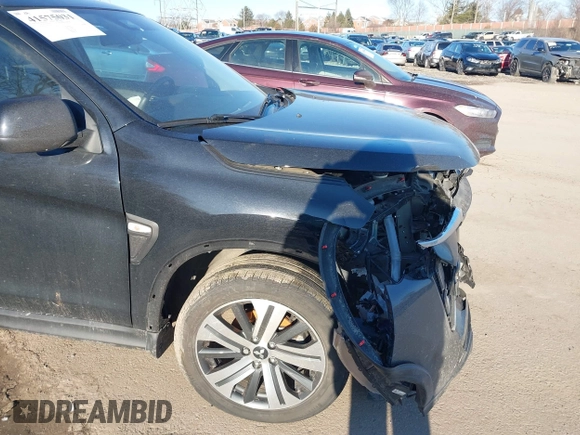 2023 Mitsubishi Outlander ES z VIN JA4ARUAU1PU011685, wystawiony jako IAAI lot #41575031 z przebiegiem 57 068 mil mil oraz . Historia ofert i sprzedaży dostępna na DreamBid. Obrazek 17.