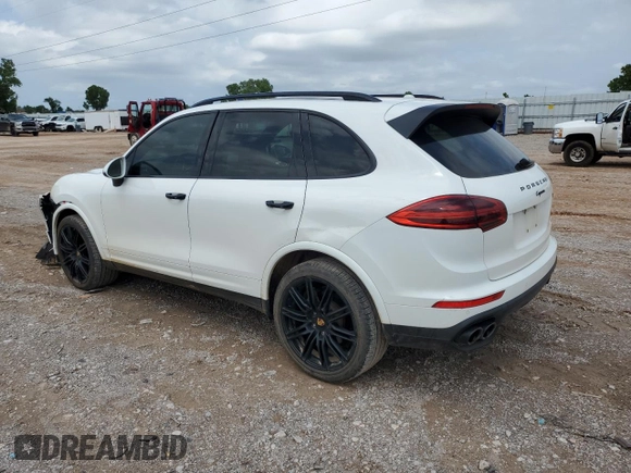 2017 Porsche Cayenne z VIN WP1AA2A22HKA92370, wystawiony jako Copart lot #61361295 z przebiegiem 86 204 mil mil oraz Szkoda całkowita • Salvage title. Historia ofert i sprzedaży dostępna na DreamBid. Obrazek 2.