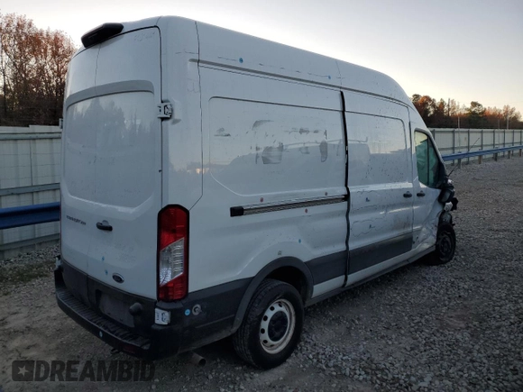 2022 Ford Transit Cargo z VIN 1FTBR1X8XNKA23913, wystawiony jako Copart lot #82981284 z przebiegiem Nie podano mil oraz Szkoda całkowita • Salvage title. Historia ofert i sprzedaży dostępna na DreamBid. Obrazek 4.