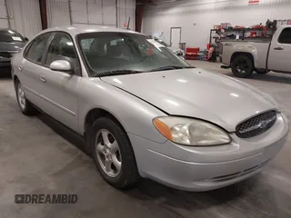 2002 Ford Taurus SES Standard with VIN 1FAFP55U42A166703, listed as a IAAI auction lot 41868369 with 178,362 mi miles. Bid and sale history available at carsss.com. Image 1.