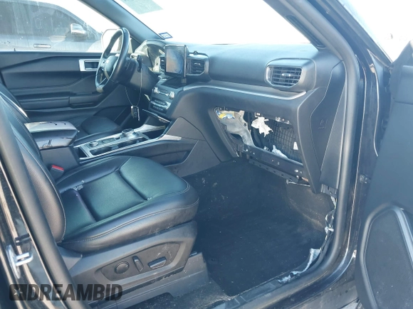 2020 Ford Explorer XLT with VIN 1FMSK8DH2LGA48771, listed as a IAAI auction lot 41663751 with 106,280 mi miles. Bid and sale history available at carsss.com. Image 5.