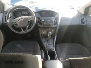 2018 Ford Focus SE z VIN 1FADP3F2XJL327387, wystawiony jako Copart lot #46927835 z przebiegiem 61 707 mil mil oraz Szkoda całkowita • Salvage title. Historia ofert i sprzedaży dostępna na DreamBid. Obrazek 8.