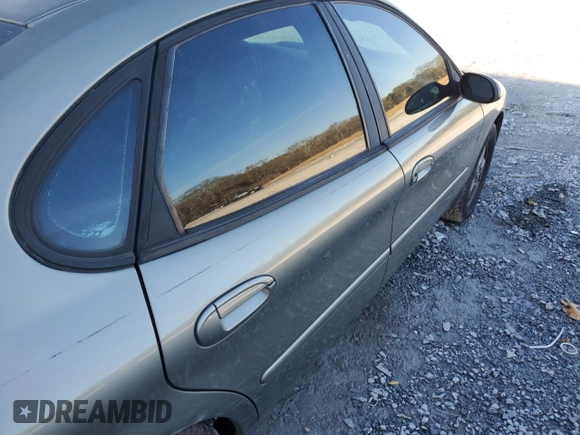 2002 Ford Taurus SES Standard with VIN 1FAFP55S92A126261, listed as a Copart auction lot 88535745 with 207,545 mi miles and Non Repairable. Bid and sale history available at carsss.com. Image 10.