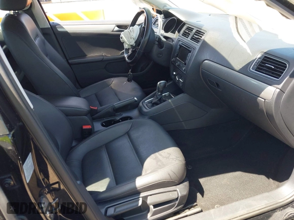 2015 Volkswagen Jetta SE с VIN 3VWD17AJ5FM214385, выставлен на аукционе IAAI как лот 42337460 с пробегом 99 625 миль миль и . История ставок и продаж доступна на DreamBid. Изображение 5.