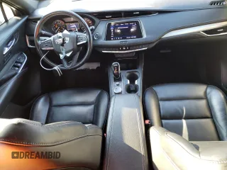 2020 Cadillac XT4 FWD Premium Luxury z VIN 1GYFZCR45LF078258, wystawiony jako Copart lot #82302144 z przebiegiem 81 643 mil mil oraz Szkoda całkowita • Salvage title. Historia ofert i sprzedaży dostępna na DreamBid. Obrazek 8.