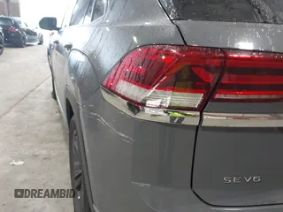 2020 Volkswagen Atlas SE with VIN 1V21E2CA5LC229605, listed as a IAAI auction lot 42431332 with 42,506 mi miles and . Bid and sale history available at DreamBid. Image 18.