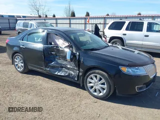 2012 Lincoln MKZ with VIN 3LNHL2JCXCR805289, listed as a IAAI auction lot 41734746 with 134,302 mi miles. Bid and sale history available at carsss.com. Image 1.