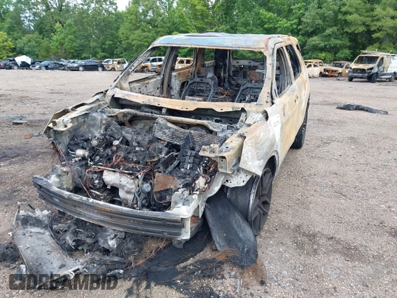 2016 Ford Explorer Sport z VIN 1FM5K8GTXGGC21987, wystawiony jako IAAI lot #42427001 z przebiegiem Nie podano mil oraz . Historia ofert i sprzedaży dostępna na DreamBid. Obrazek 6.