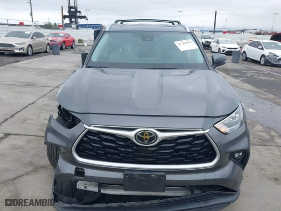 2020 Toyota Highlander XLE with VIN 5TDHZRAH5LS004127, listed as a IAAI auction lot 41763819 with 53,228 mi miles. Bid and sale history available at carsss.com. Image 12.