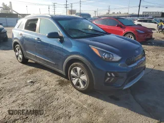 2020 Kia Niro LX with VIN KNDCB3LC4L5397881, listed as a Copart auction lot 44182495 with 156,886 mi miles and Salvage Title. Bid and sale history available at carsss.com. Image 4.
