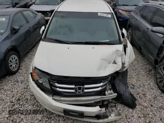 2017 Honda Odyssey SE with VIN 5FNRL5H36HB024018, listed as a Copart auction lot 52437385 with 105,175 mi miles and Salvage Title. Bid and sale history available at carsss.com. Image 5.