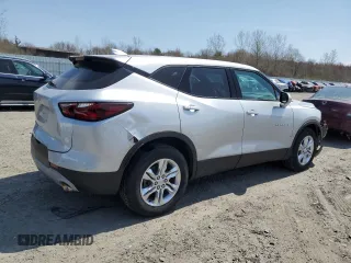 2021 Chevrolet Blazer LT z VIN 3GNKBHRS8MS584532, wystawiony jako Copart lot #53603135 z przebiegiem 66 364 mil mil oraz Szkoda całkowita • Salvage title. Historia ofert i sprzedaży dostępna na DreamBid. Obrazek 3.