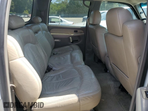 2001 Chevrolet Suburban LS with VIN 1GNFK16T71J208214, listed as a Copart auction lot 68925744 with 218,290 mi miles and Clean Title. Bid and sale history available at carsss.com. Image 11.