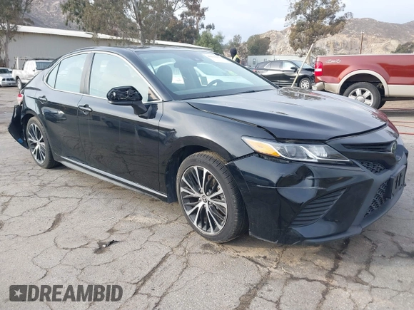 2020 Toyota Camry SE with VIN 4T1G11AKXLU373153, listed as a IAAI auction lot 40631251 with 53,500 mi miles. Bid and sale history available at carsss.com. Image 1.