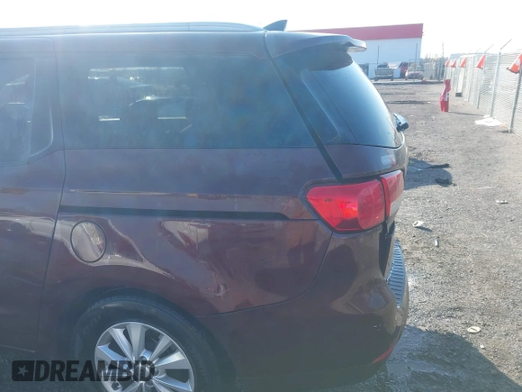 2015 Kia Sedona LX with VIN KNDMB5C14F6059569, listed as a IAAI auction lot 41564739 with 167,275 mi miles. Bid and sale history available at carsss.com. Image 18.
