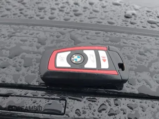 2018 BMW 3 Series 330i xDrive with VIN WBA8D9C55JA607605, listed as a IAAI auction lot 41682994 with 79,285 mi miles and . Bid and sale history available at DreamBid. Image 11.