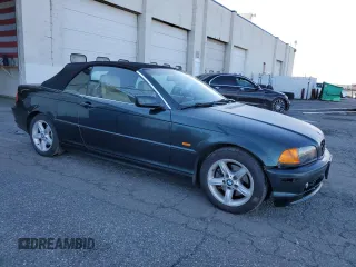 2003 BMW 3 Series 325Ci with VIN WBABS33423JY44040, listed as a Copart auction lot 88942165 with 162,105 mi miles and Salvage Title. Bid and sale history available at carsss.com. Image 4.