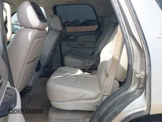 2009 Chevrolet Tahoe 2LT z VIN 1GNEC23369R181474, wystawiony jako IAAI lot #42222270 z przebiegiem 259 621 mil mil oraz . Historia ofert i sprzedaży dostępna na DreamBid. Obrazek 8.