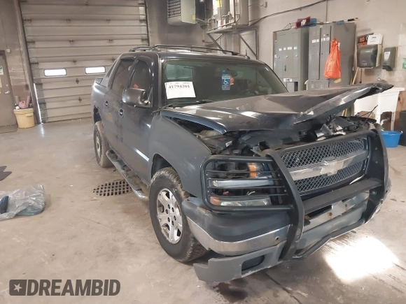 2004 Chevrolet Avalanche Z71 with VIN 3GNEK12T04G158487, listed as a IAAI auction lot 41794201 with 197,344 mi miles. Bid and sale history available at carsss.com. Image 1.