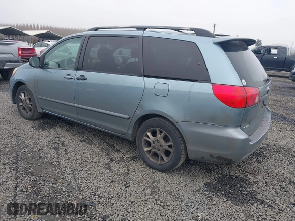 2006 Toyota Sienna XLE z VIN 5TDZA22C26S417357, wystawiony jako IAAI lot #41725599 z przebiegiem 239 684 mil mil oraz . Historia ofert i sprzedaży dostępna na DreamBid. Obrazek 3.