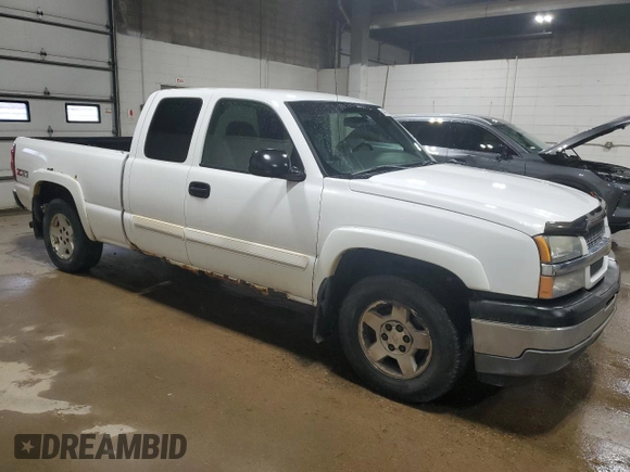 2005 Chevrolet Silverado 1500 Z71 with VIN 1GCEK19Z55Z202021, listed as a Copart auction lot 54431745 with 226,516 mi miles and Clean Title. Bid and sale history available at carsss.com. Image 4.