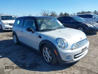 2011 MINI Clubman z VIN WMWZF3C50BTY00407, wystawiony jako IAAI lot #41641922 z przebiegiem Nie podano mil oraz . Historia ofert i sprzedaży dostępna na DreamBid. Obrazek 1.